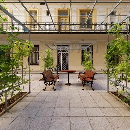 H29 Vivien Apartman Apartment *