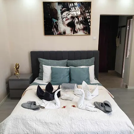 Apartment H29 Vivien Apartman *